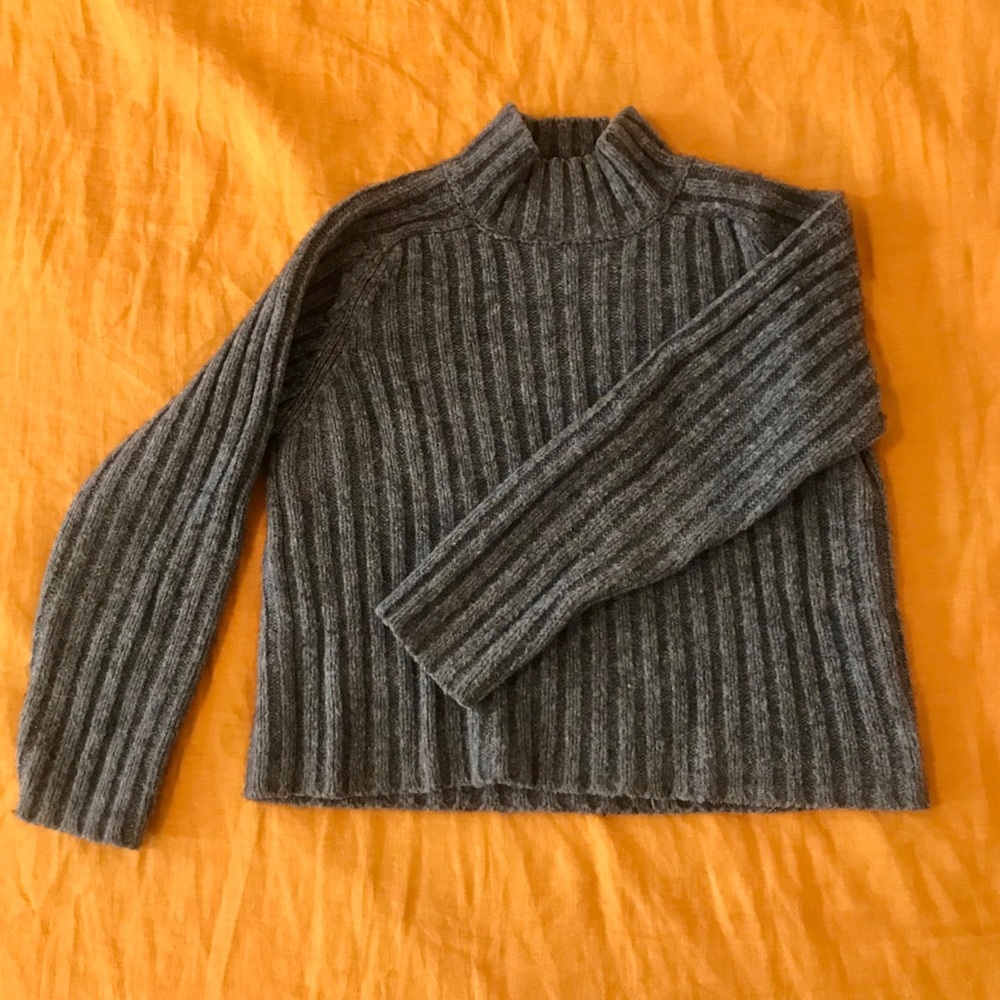 The Limited Mock Neck Sweater Sz M